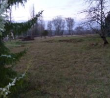 Juste avant l'all&eacute;e de cailloux blancs acced chantier.