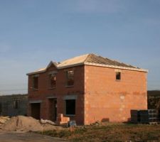 J50 - Charpente posée en cours de finition