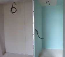 Cloison placard (gauche)