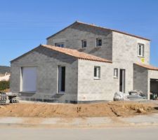 Les menuiseries extérieures sont posées.