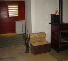 La jonction carreaux ciment/travertin et sapin!! plus le rotary
Jonction cuisine/salle