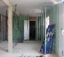 Porte donnant dans le garage