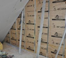 Placage en cour du mur pignons du grenier - les rampants sont termin&eacute;s