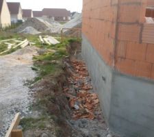 Va falloir nettoyer un peu avant de remblayer