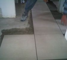 Pose du carrelage de l'&eacute;tage