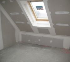 Une chambre &agrave; l'&eacute;tage