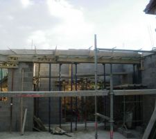 Coffrage du linteau et il est coul&eacute;!!!