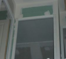 Sous-couche pass&eacute;e dans la salle de bain de l'&eacute;tage