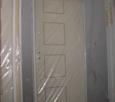 Porte de la salle de bain et des 2 wc