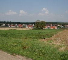 Terrain de 1000 m2 surplombant tout le lotissement.