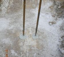 Exemple de scellement chimique trou de 20mm, fer de 10mm, enfoncement mini 26cm.