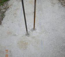 Exemple de scellement chimique trou de 20mm, fer de 10mm, enfoncement mini 26cm.