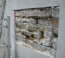 La preparation des ancrages en beton qui vont soutenir le bureau au dessus du garage