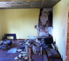 Destruction de la cheminée RDC