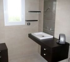 Salle de bain du bas