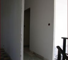 Peinture étage, enduit des murs, reprise des ouvrants des portes