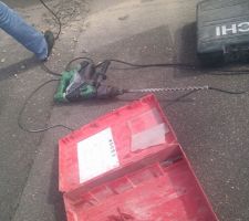 La fameuse perceuse qui fait aussi marteau piqueur