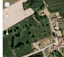 Vue a&eacute;rienne de notre terrain (encadr&eacute; en rouge)