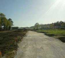 Cr&eacute;ation du chemin d'acc&egrave;s provisoire en tout venant.