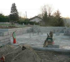 Dalle coul&eacute;e - &eacute;l&eacute;vation des murs