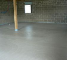 La chape a &eacute;t&eacute; coul&eacute;e.