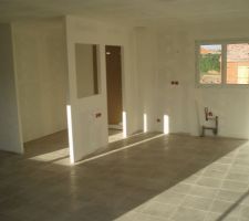 Première couche sur les les murs et plafond