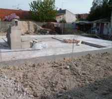 Livraison de parpaings suppléméntaires (peut être pour l'escalier)?????? et remblai