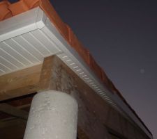 Dessous en lambris PVC