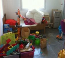 Notre chambre investie par notre fils, vivement qu'il ait sa chambre et son placard !