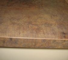 Aper&ccedil;u du rendu du plan de travail avec couleur vanille.  le plan a beaucoup de reflets