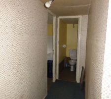 Appentis arrière vers sanitaire