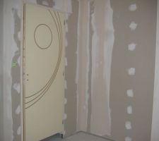 Porte int&eacute;rieur de la chambre de notre fils de 6 ans
