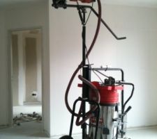 Girafe pour poncer les plafonds.