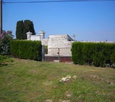 Le portail existant sur le terrain