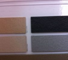 En haut &agrave; droite carrelage des enfants