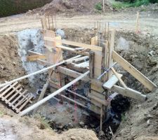 Coffrage des piliers de soutien de la terrasse