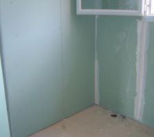 La sdb,emplacement de la baignoire
