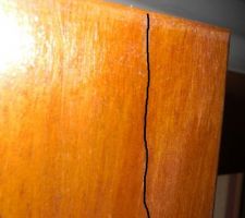 Porte d'entrée : surlignage pour montrer la fissure