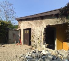 Local garage et bureau vue g&eacute;n&eacute;rale