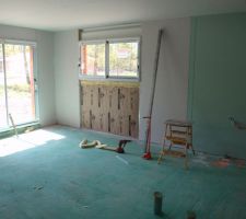 Finition sous la fenetre de chambre