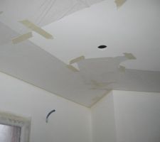 Super pratique pour allez cacher et peindre la-bas ds le coin faut vraiment aimez ca !!! lol