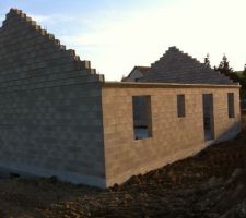 Pignons, arri&egrave;re de la maison