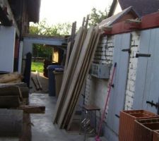 Qu'est ce qu'on fait demain? Bah comme tous les samedis, on scie du bois! 

Hiver 2011-2012, tu peux venir, on t'attend de pied ferme!