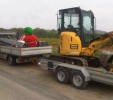 2eme camion avec la pelle, les drains, gaines, ...