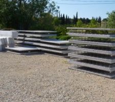 Livraison des premiers blocs et éléments de dalles