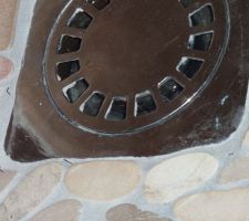 Les fils noirs qui aparaisse