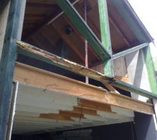 Démontage des vitres et ouvrants de l'ancienne façade