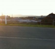 Toujours le terrain en cours de viabilisation