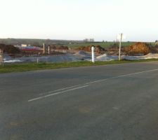 Vue du terrain depuis la route principale