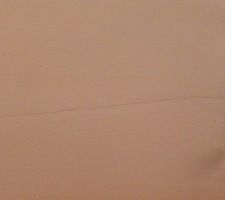 Fissure au plafond du s&eacute;jour